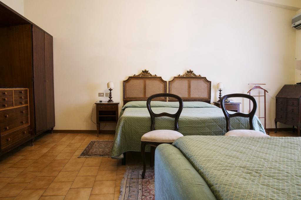 Hotel Villa Le Rondini Firenze Ruang foto
