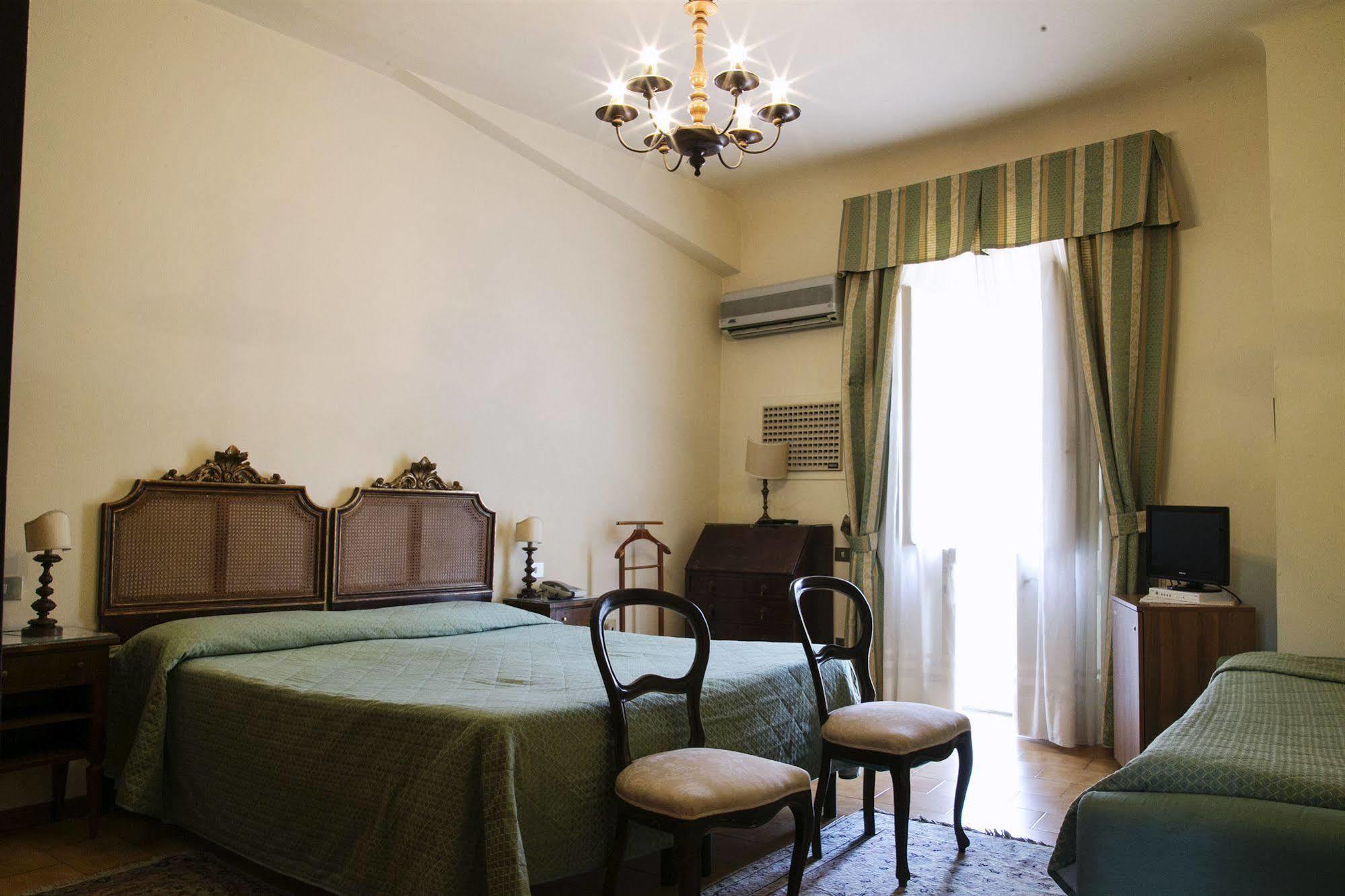 Hotel Villa Le Rondini Firenze Bagian luar foto